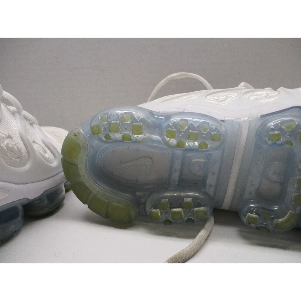SIZE M 10.5 Nike Air Vapormax Plus Triple White Pure Platinum 924453-100